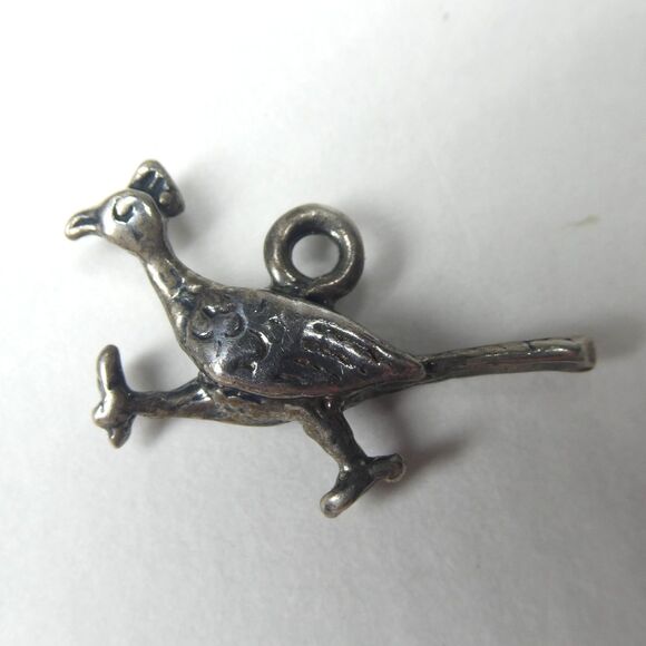 Roadrunner Bird Charm Vintage Small 3/4" Silvertone Metal - Picture 1 of 4